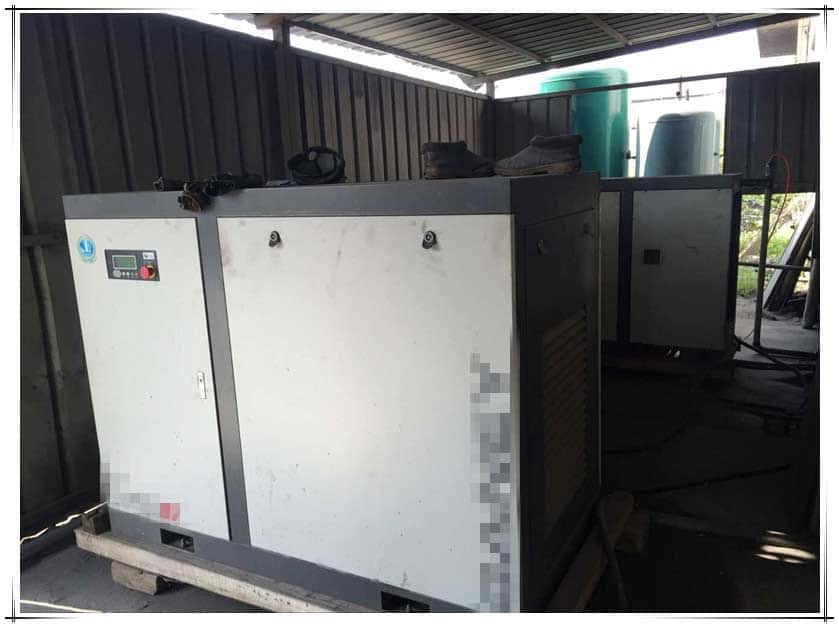 薩震客戶原舊空壓機(jī)