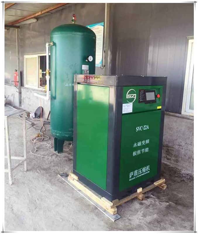 薩震工作人員在調(diào)試機(jī)器